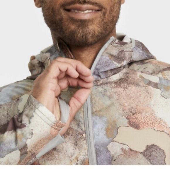 Men's Camo Print Packable Jacket - All in Motion™ (XL \BROWN - Picture 4 of 8